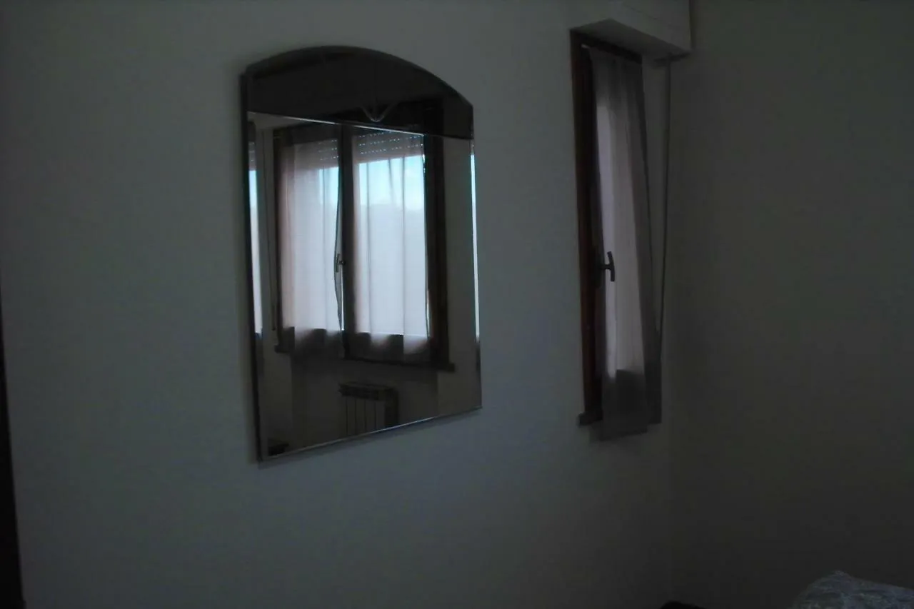 Le Piment Apartment Pisa 0*,